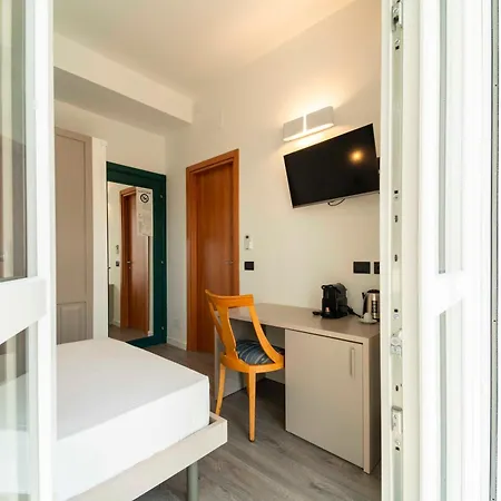 To 1 Piano Guest house 3*