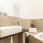 To 1 Piano بيت ضيافة